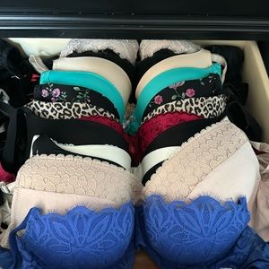 VS bras